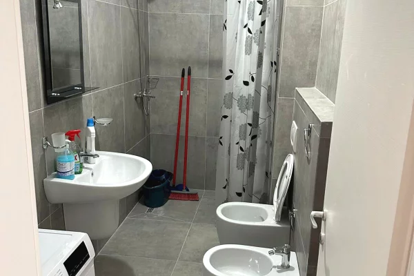 Shtepi me qera 1+1 ne Tirane - 50,000 Leke