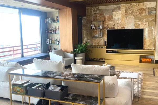 Shtepi me qera 3+1 ne Tirane - 1,700 Euro