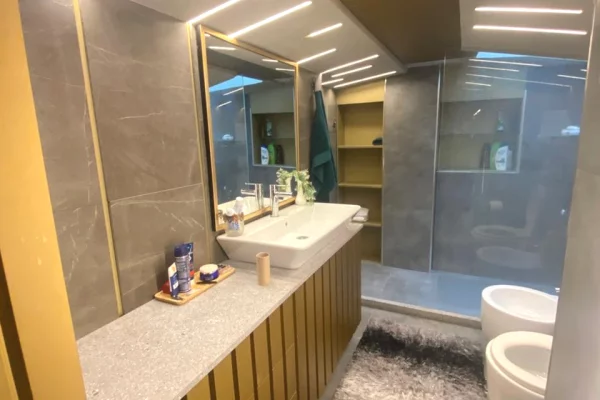 Shtepi me qera 3+1 ne Tirane - 1,700 Euro