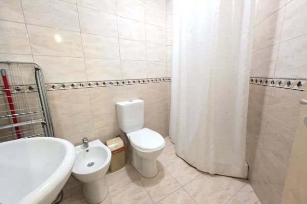 Shtepi me qera 1+1 ne Tirane - 43,000 Leke