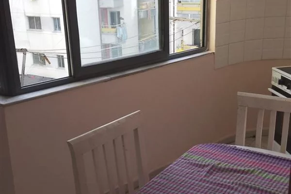 Shtepi me qera 2+1 ne Tirane - 50,000 Leke