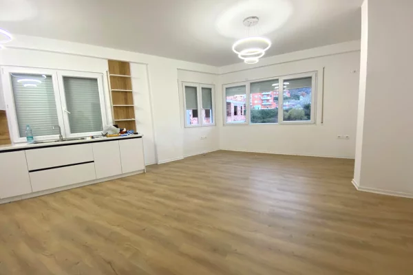 Shtepi me qera 2+1 ne Tirane - 50,000 Leke