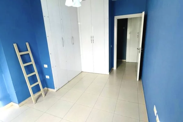 Shtepi ne shitje 2+1 ne Tirane - 1,300,000 Leke