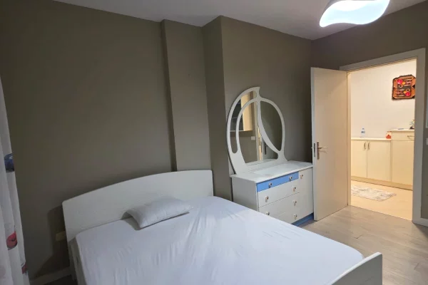 Shtepi me qera Apartament ne Tirane, 2+1, Mobilimi E mobiluar, Pagesa 50,000  Leke.