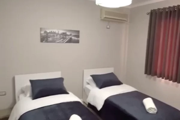 Shtepi me qera Apartament ne Tirane, 2+1, Mobilimi E mobiluar, Pagesa 52,000  Leke.