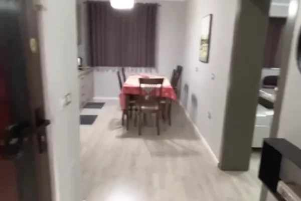 Shtepi me qera Apartament ne Tirane, 2+1, Mobilimi E mobiluar, Pagesa 52,000  Leke.