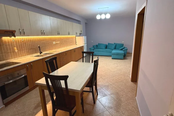 Shtepi me qera 2+1 ne Tirane - 50,000 Leke