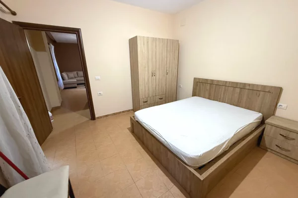 Shtepi me qera 2+1 ne Tirane - 48,000 Leke