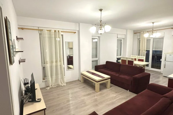 Shtepi me qera 1+1 ne Tirane - 45,000 Leke