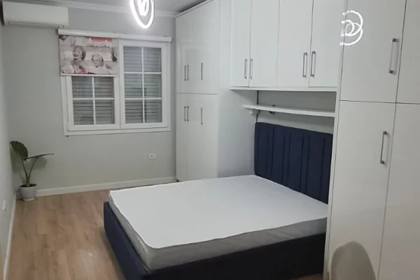 Shtepi me qera Apartament ne Tirane, 1+1, Mobilimi E mobiluar, Pagesa 550  Euro.