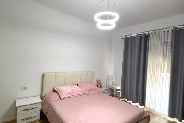 Shtepi me qera Apartament ne Tirane, 1+1, Mobilimi E mobiluar, Pagesa 60,000  Leke.