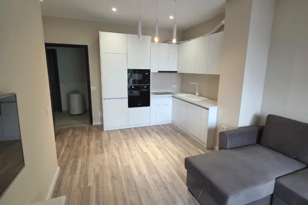 Shtepi me qera 1+1 ne Tirane - 50,000 Leke