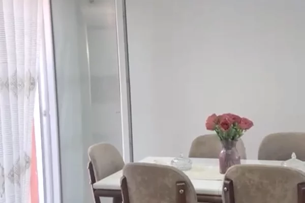 Shtepi me qera Apartament ne Tirane, 2+1, Mobilimi E mobiluar, Pagesa 55,000  Leke.