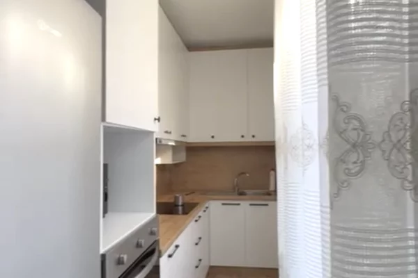 Shtepi me qera Apartament ne Tirane, 2+1, Mobilimi E mobiluar, Pagesa 55,000  Leke.