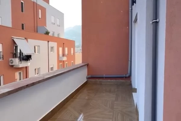 Shtepi me qera Apartament ne Tirane, 2+1, Mobilimi E mobiluar, Pagesa 55,000  Leke.