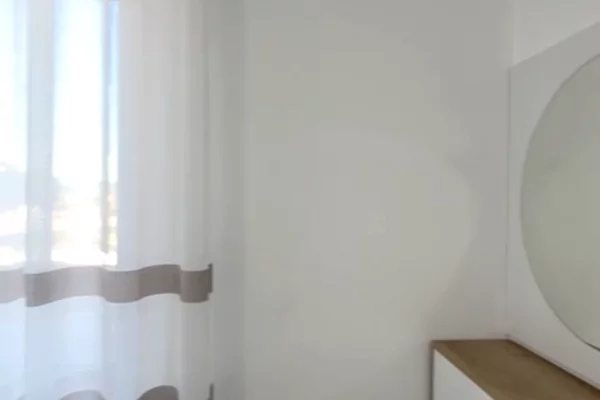 Shtepi me qera Apartament ne Tirane, 2+1, Mobilimi E mobiluar, Pagesa 55,000  Leke.