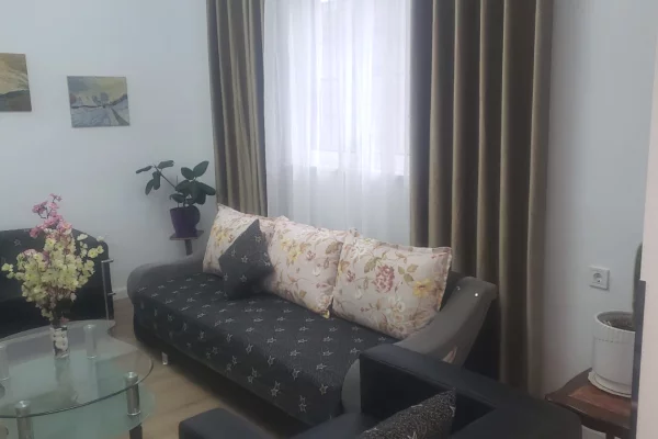 Shtepi me qera 2+1 ne Tirane - 50,000 Leke