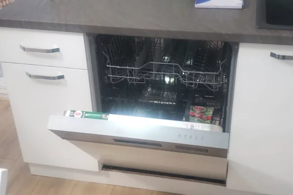 Shtepi me qera Apartament ne Tirane, 2+1, Mobilimi E mobiluar, Pagesa 50,000  Leke.