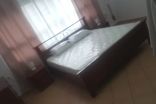 Shtepi me qera Apartament ne Tirane, 2+1, Mobilimi E mobiluar, Pagesa 50,000  Leke.