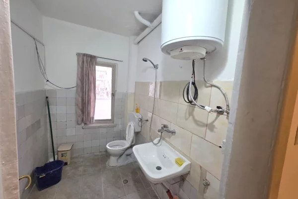 Shtepi me qera 1+1 ne Tirane - 40,000 Leke