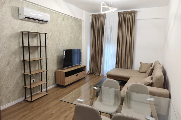 Shtepi me qera 1+1 ne Tirane - 45,000 Leke