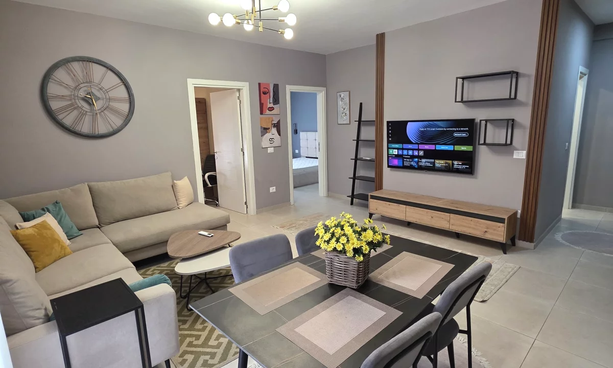 Shtepi me qera Apartament ne Tirane, 2+1, Mobilimi E mobiluar, Pagesa 900  Euro.