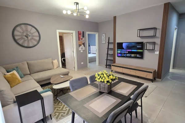 Shtepi me qera 2+1 ne Tirane - 900 Euro