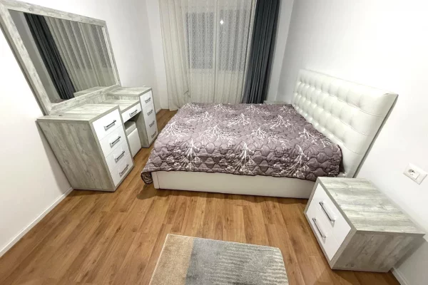 Shtepi me qera 1+1 ne Tirane - 55,000 Leke