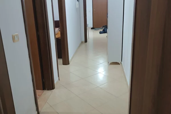 Shtepi me qera Apartament ne Tirane, 2+1, Mobilimi E mobiluar, Pagesa 50,000  Leke.