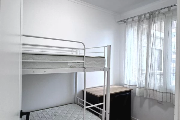 Shtepi ne shitje Apartament ne Tirane, 2+1, Mobilimi E mobiluar, Pagesa 139,000  Euro.
