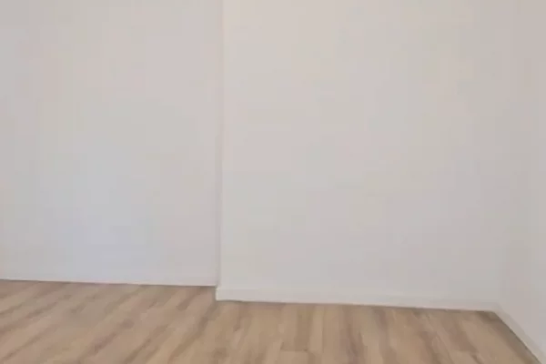 Shtepi ne shitje Apartament ne Tirane, 1+1, Mobilimi Bosh, pa mobiluar, Pagesa 98,000  Euro.