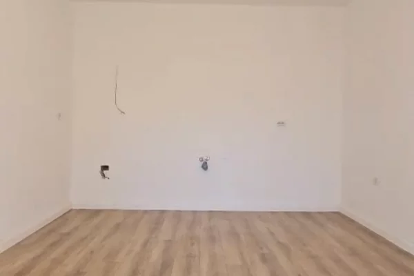 Shitet 1+1 TE MOZAIKU PRANE 21 DHJETORI 98.000€