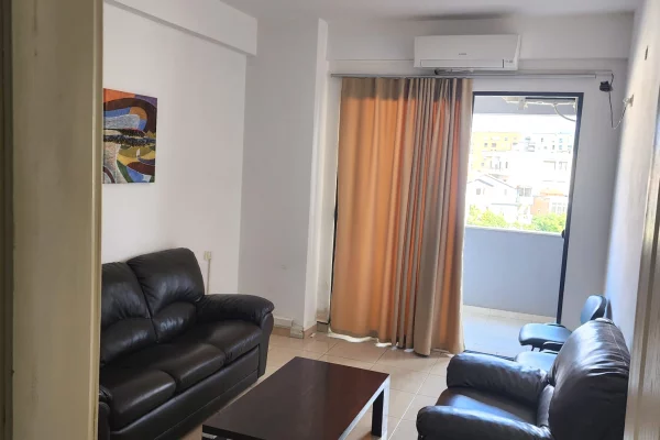 Shtepi me qera 1+1 ne Tirane - 30,000 Leke