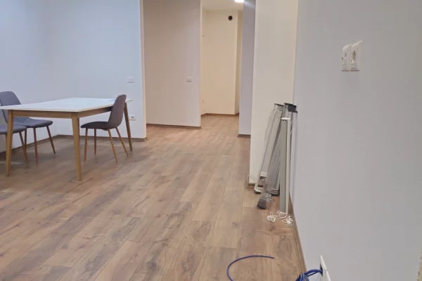 Shtepi me qera 2+1 ne Tirane - 40,000 Leke