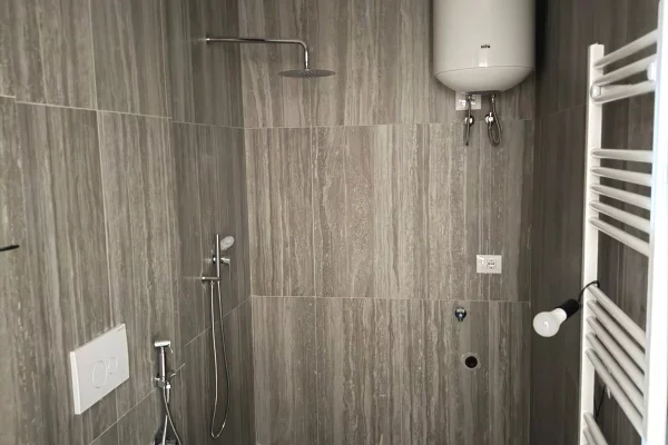 Shtepi me qera 1+1 ne Tirane - 70,000 Leke