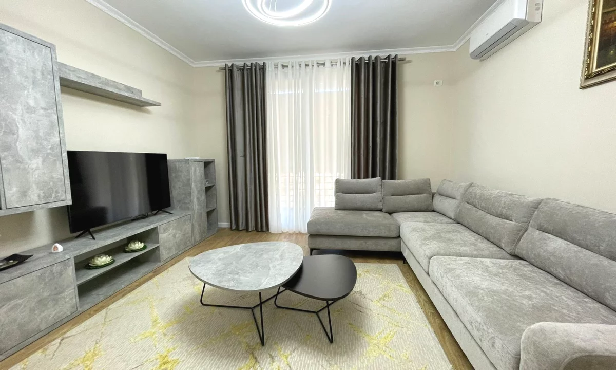 Shtepi me qera Apartament ne Tirane, 2+1, Mobilimi E mobiluar, Pagesa 800  Euro.