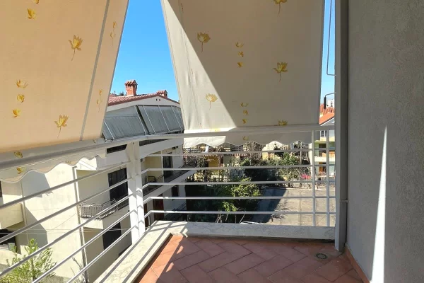 Shtepi me qera Apartament ne Tirane, 2+1, Mobilimi E mobiluar, Pagesa 800  Euro.