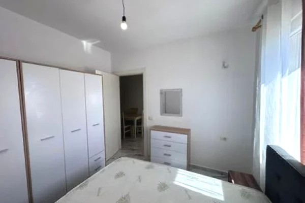 Shtepi me qera Apartament ne Tirane, 1+1, Mobilimi E mobiluar, Pagesa 45,000  Leke.