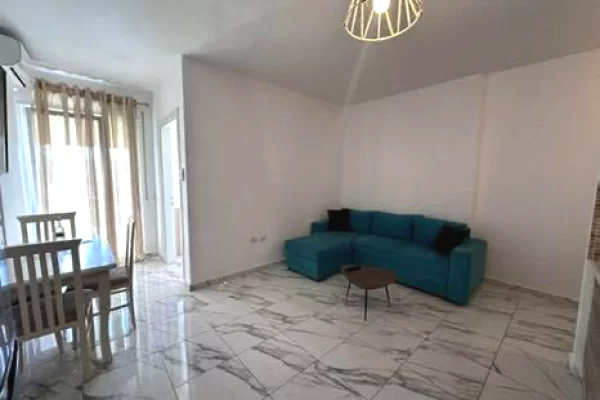 Shtepi me qera Apartament ne Tirane, 1+1, Mobilimi E mobiluar, Pagesa 45,000  Leke.