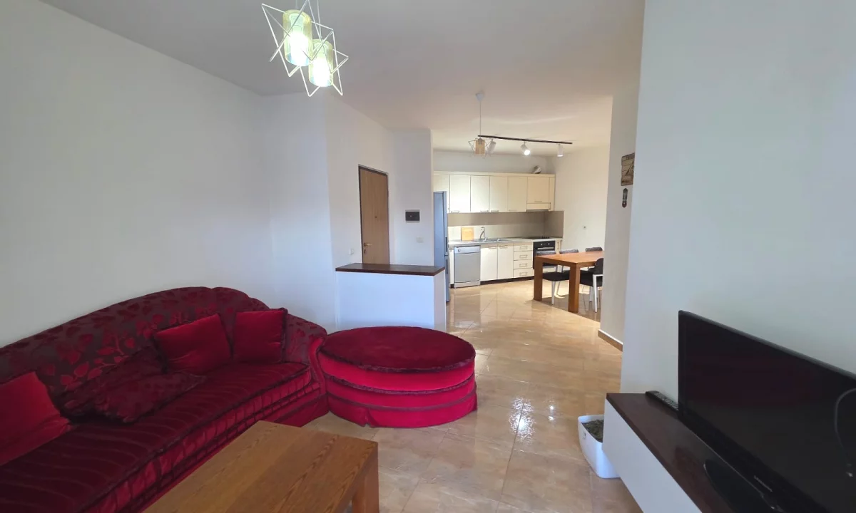 Shtepi ne shitje Apartament ne Tirane, 2+1, Mobilimi E mobiluar, Pagesa 130,000  Euro.