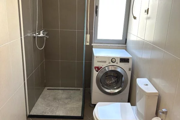 Shtepi me qera Apartament ne Tirane, 1+1, Mobilimi E mobiluar, Pagesa 680  Euro.