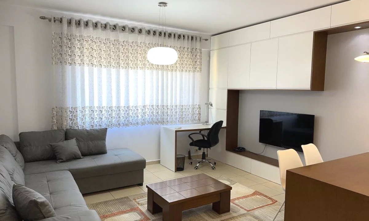 Shtepi me qera Apartament ne Tirane, 1+1, Mobilimi E mobiluar, Pagesa 680  Euro.