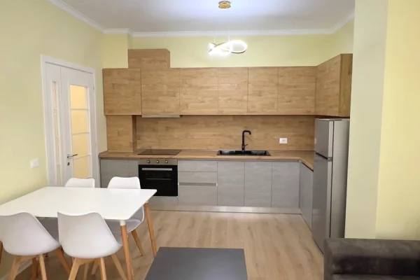 Shtepi me qera Apartament ne Tirane, 2+1, Mobilimi E mobiluar, Pagesa 55,000  Leke.