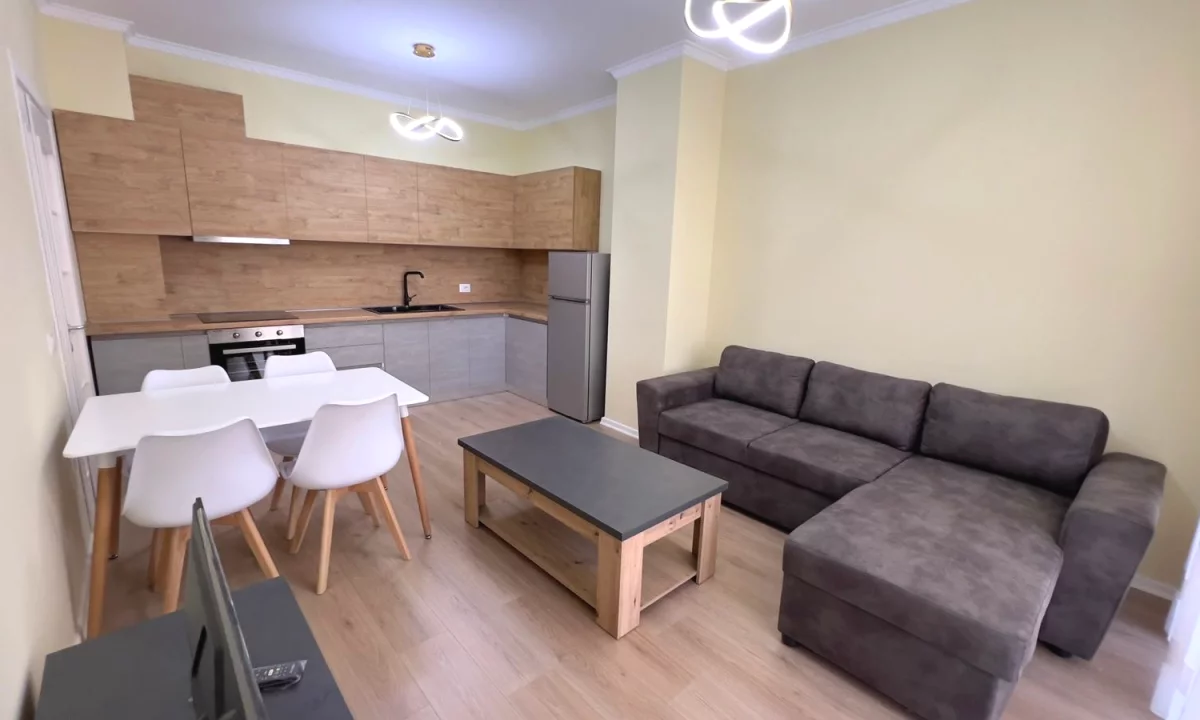 Shtepi me qera Apartament ne Tirane, 2+1, Mobilimi E mobiluar, Pagesa 55,000  Leke.