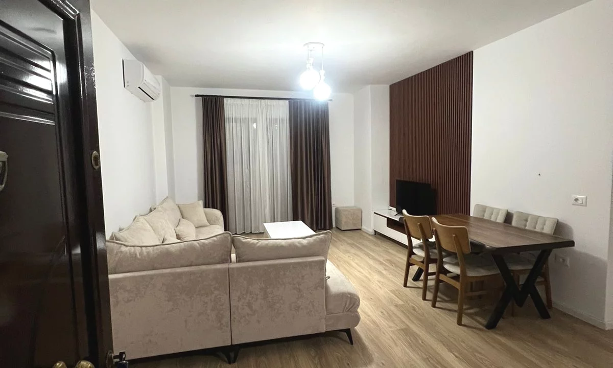 Shtepi me qera Apartament ne Tirane, 1+1, Mobilimi E mobiluar, Pagesa 50,000  Leke.
