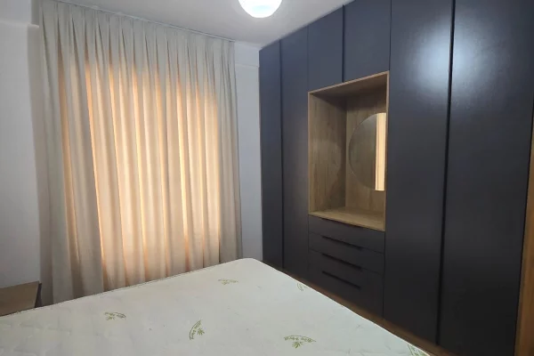 Shtepi me qera Apartament ne Tirane, 2+1, Mobilimi E mobiluar, Pagesa 50,000  Leke.