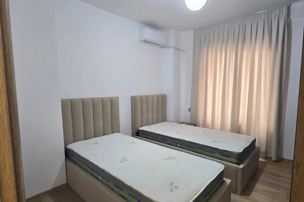 Shtepi me qera Apartament ne Tirane, 2+1, Mobilimi E mobiluar, Pagesa 50,000  Leke.