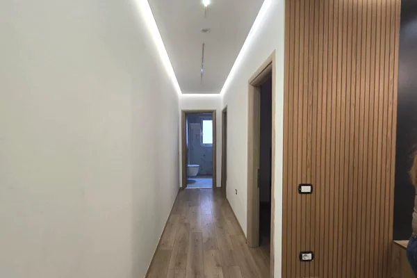 Shtepi me qera Apartament ne Tirane, 2+1, Mobilimi E mobiluar, Pagesa 50,000  Leke.