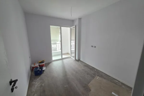 Shtepi me qera Apartament ne Tirane, 2+1, Mobilimi Bosh, pa mobiluar, Pagesa 45,000  Leke.