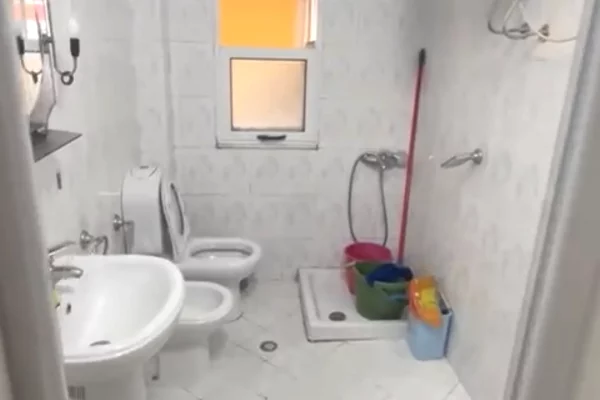 Shtepi me qera Apartament ne Tirane, 1+1, Mobilimi E mobiluar, Pagesa 45,000  Leke.